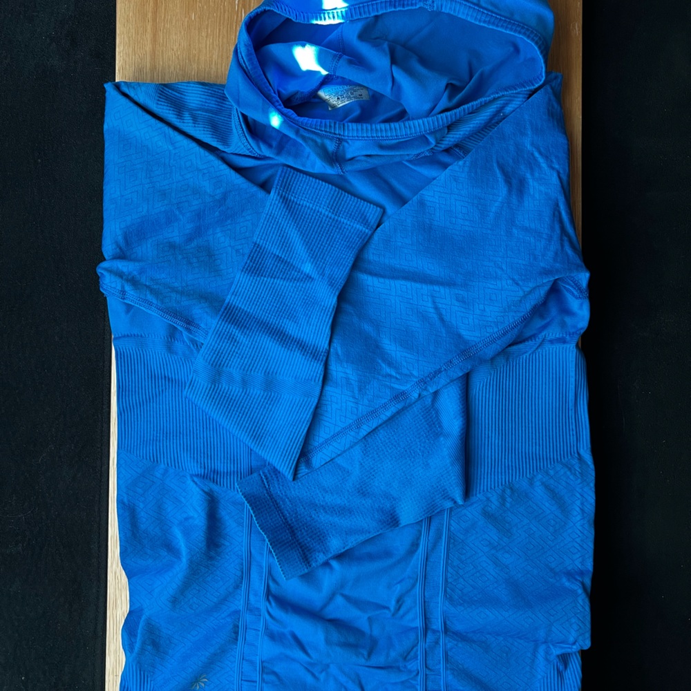 Momentum Seamless Hoodie